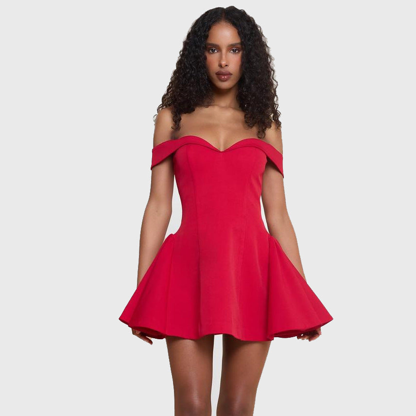 Damer Offshoulder Mini Dress med lekfull skärning Mirla-Eva Jonsson