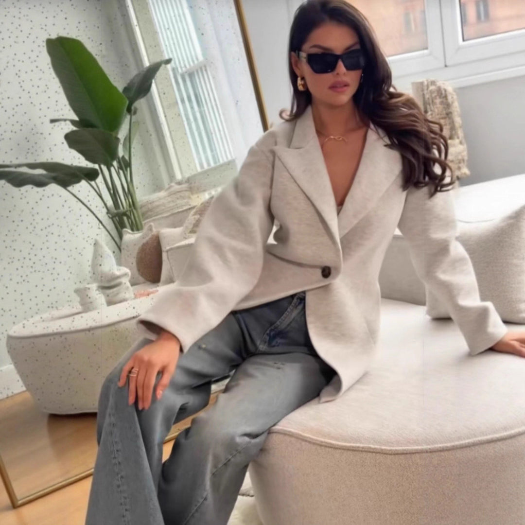 Damer Oversize Blazerjacka med Elegant Snitt och Voluminösa Ärmar Mirla-Eva Jonsson