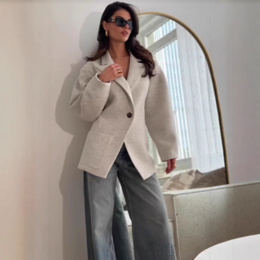 Damer Oversize Blazerjacka med Elegant Snitt och Voluminösa Ärmar Mirla-Eva Jonsson