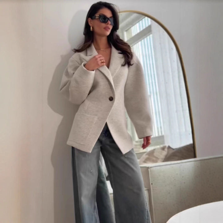 Damer Oversize Blazerjacka med Elegant Snitt och Voluminösa Ärmar Mirla-Eva Jonsson