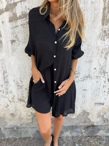Damer Oversize Skjortklänning med Knappstängning och Rullkrage Eva Jonsson-Eva Jonsson