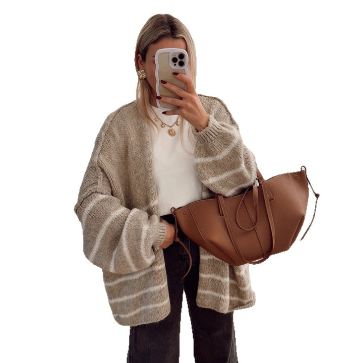 Damer Oversize Stickad jacka med randig design och voluminösa ärmar Mirla-Eva Jonsson
