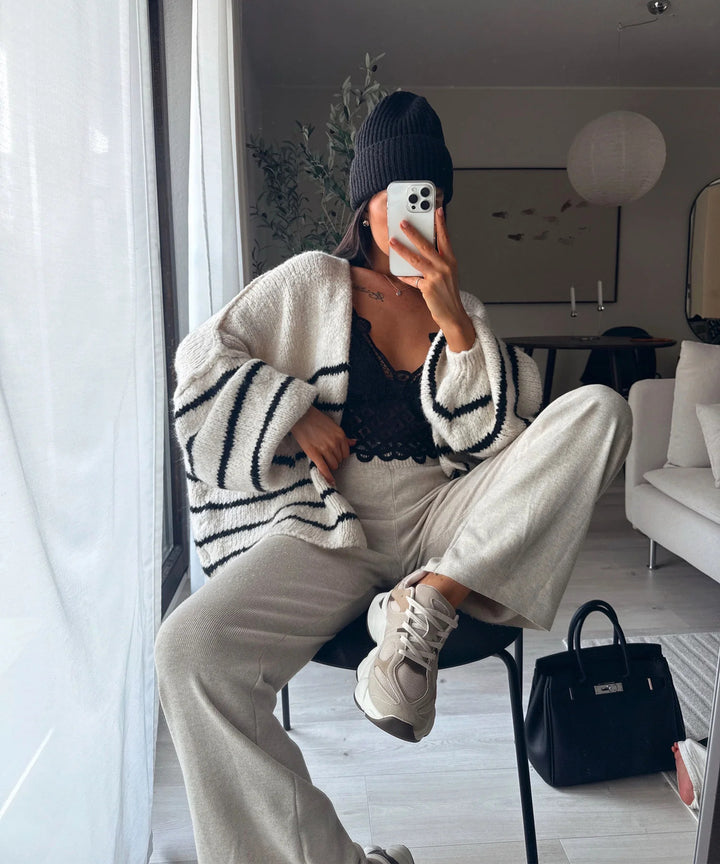 Damer Oversize Stickad jacka med randig design och voluminösa ärmar Mirla-Eva Jonsson