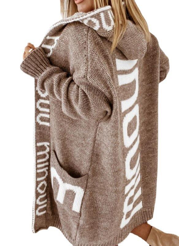 Damer Oversize Stickkappa med praktisk fickdesign Mirla-Eva Jonsson