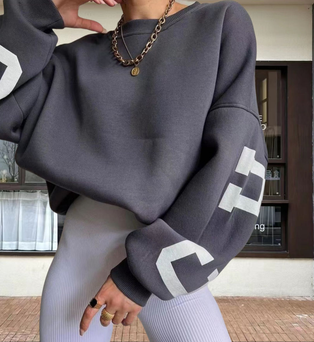 Damer Oversize Sweatshirt med grafiska accenter Mirla-Eva Jonsson
