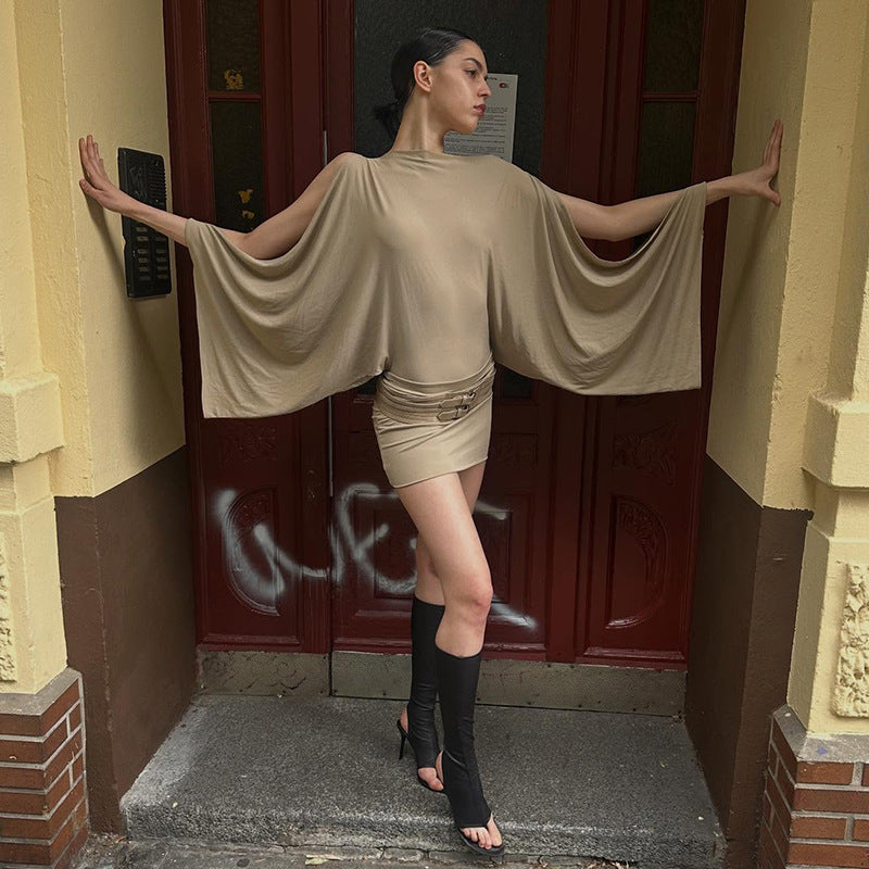 Damer Oversize Tunik med spännande omslagdesign och generösa ärmar Mirla-Eva Jonsson
