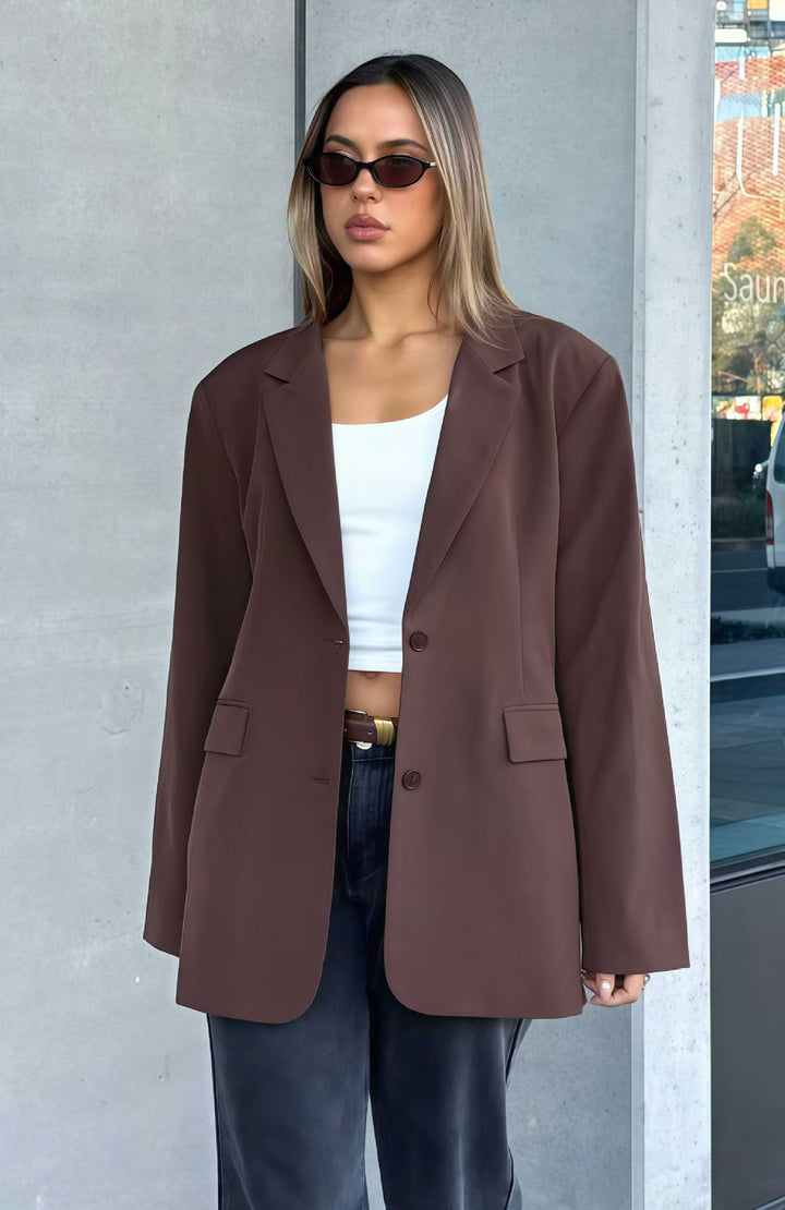 Damer Oversized Blazer i minimalistisk stil Mirla-Eva Jonsson