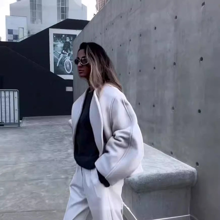 Damer Oversized Blazer med asymmetrisk design och elegant drapering Mirla-Eva Jonsson