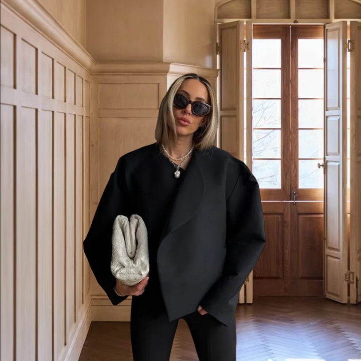 Damer Oversized Blazer med asymmetrisk design och elegant drapering Mirla-Eva Jonsson