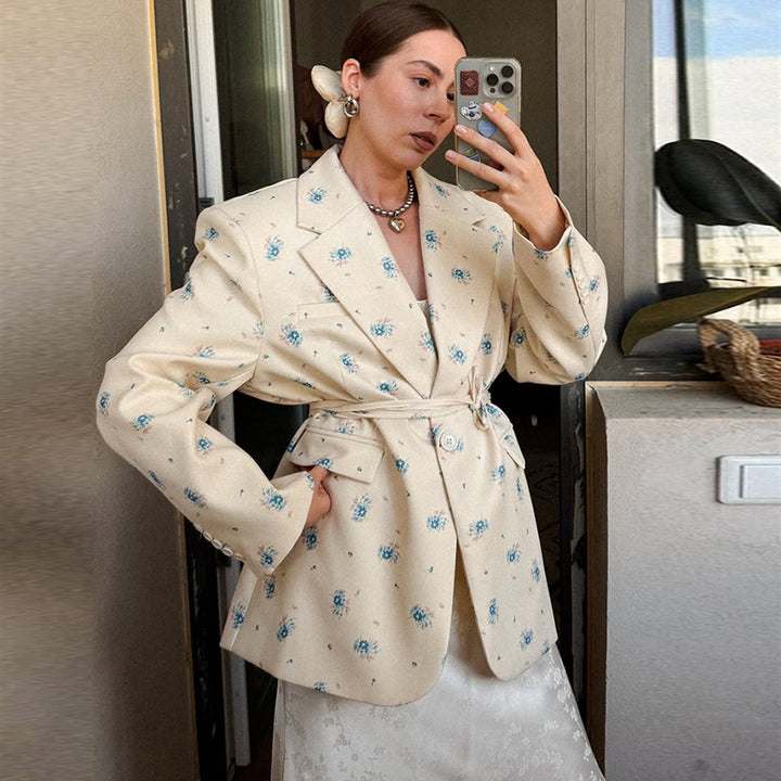 Damer Oversized Blazer med blomsterdetaljer och midjebälte Mirla-Eva Jonsson