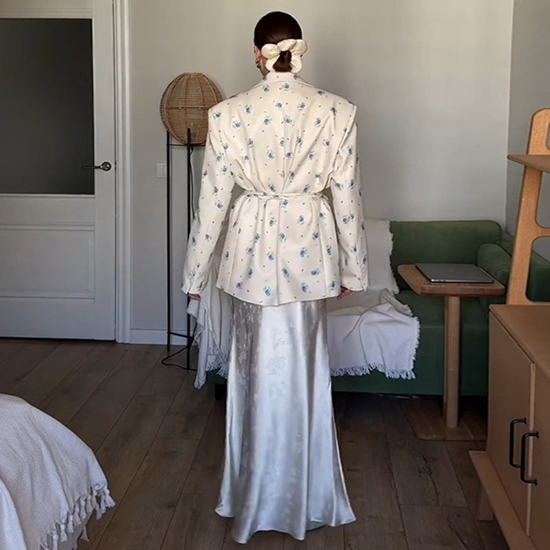 Damer Oversized Blazer med blomsterdetaljer och midjebälte Mirla-Eva Jonsson