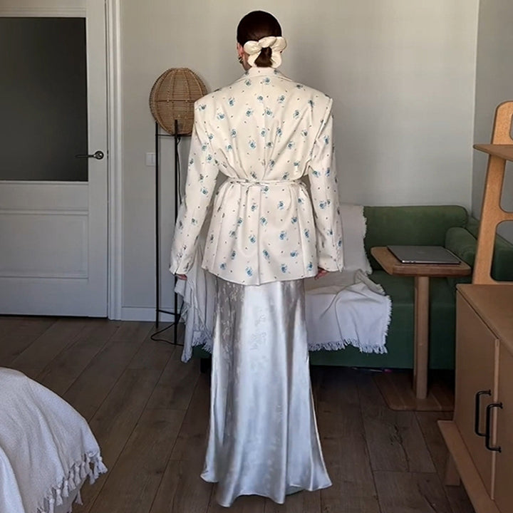 Damer Oversized Blazer med blomsterdetaljer och midjebälte Mirla-Eva Jonsson