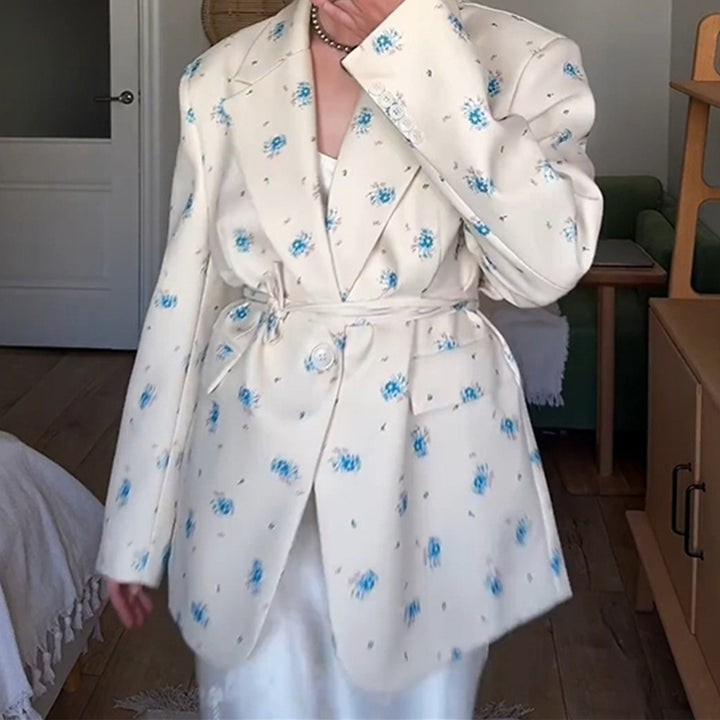 Damer Oversized Blazer med blomsterdetaljer och midjebälte Mirla-Eva Jonsson