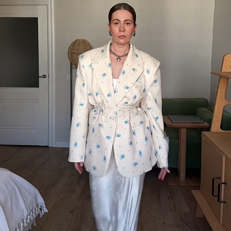 Damer Oversized Blazer med blomsterdetaljer och midjebälte Mirla-Eva Jonsson
