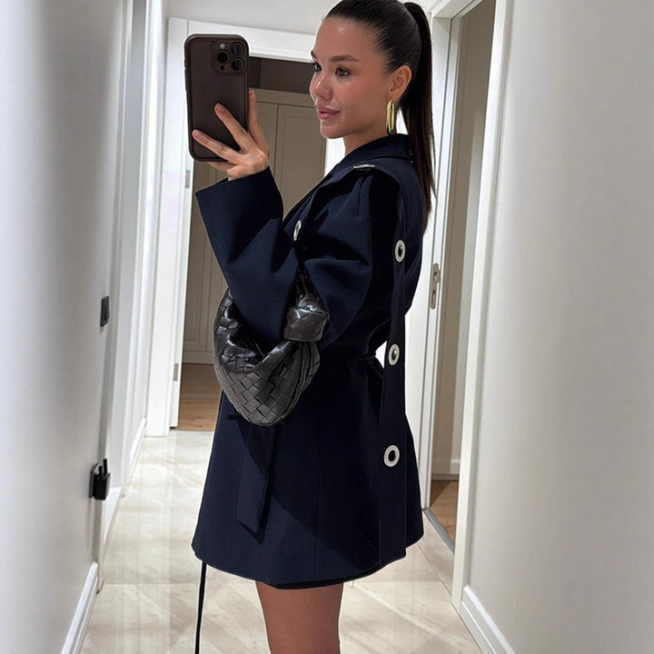 Damer Oversized Blazerjacka med moderiktiga knytdetaljer och stora knappar Mirla-Eva Jonsson