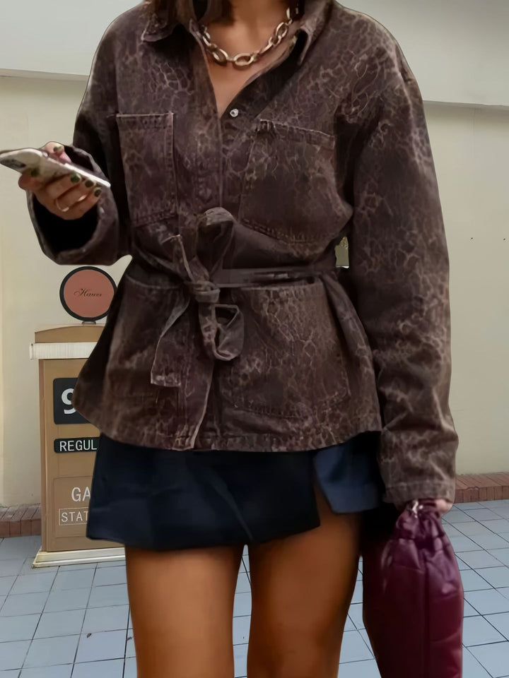 Damer Oversized Blousonjacka med bälte och charmigt ormskrivsmönster Eva Jonsson-Eva Jonsson