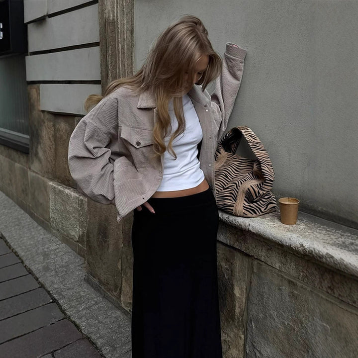Damer Oversized Cordjacka med praktiska fickor och diskret randmönster Mirla-Eva Jonsson