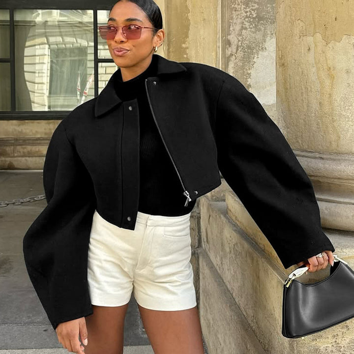 Damer Oversized Cropped-Jacka med innovativ skärning Mirla-Eva Jonsson