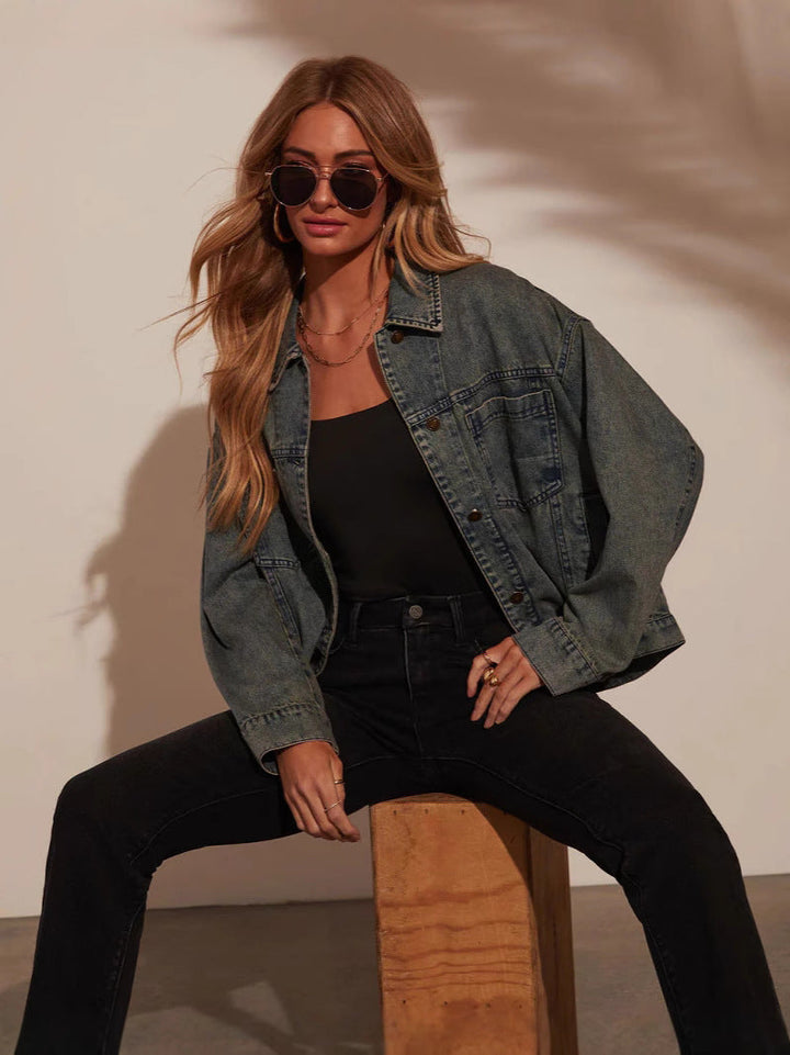 Damer Oversized Denim-Jacka i Lätt Skärning med Praktiska Fickor Mirla-Eva Jonsson