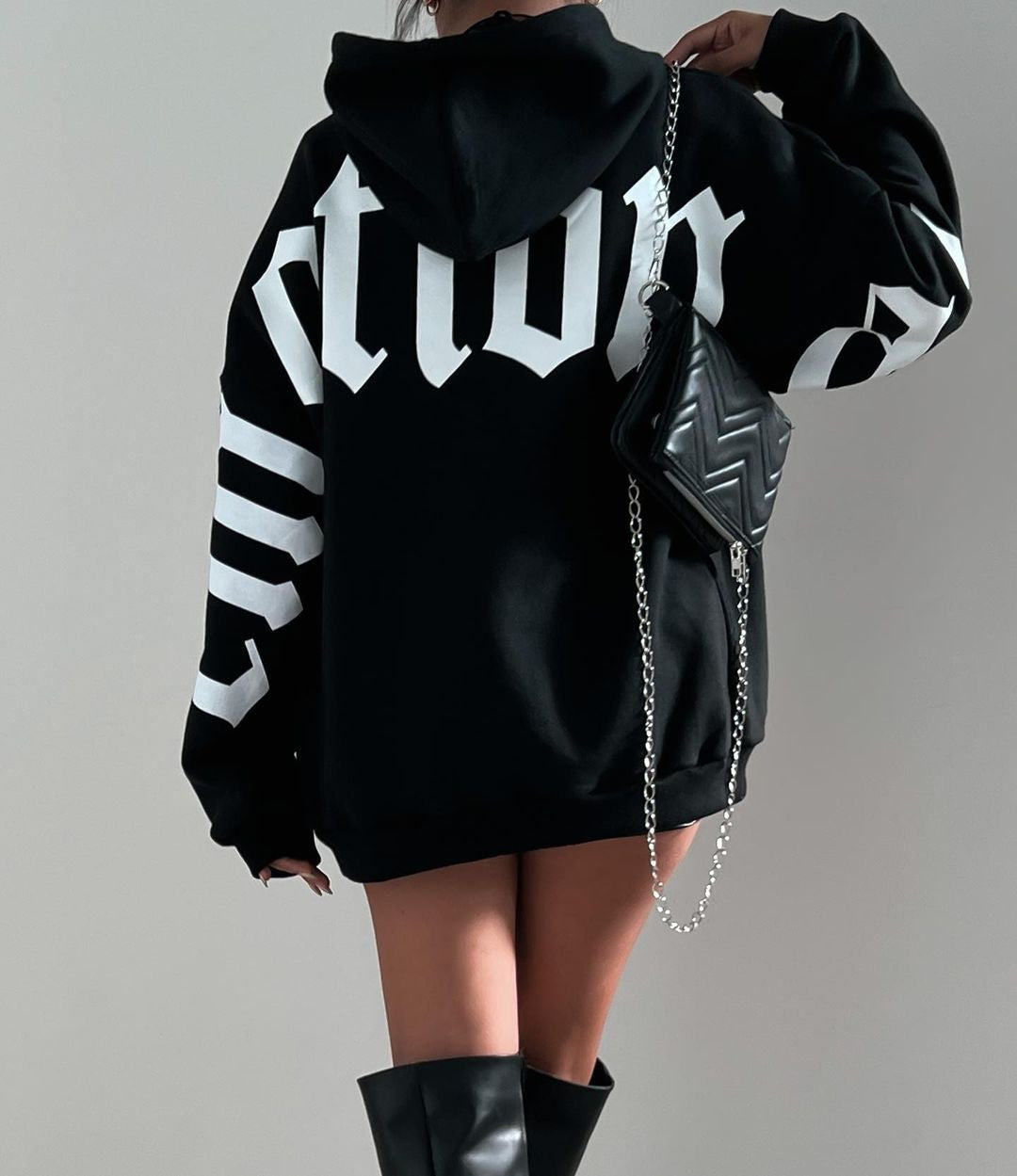 Damer Oversized Hoodies med extraordinär text Mirla-Eva Jonsson