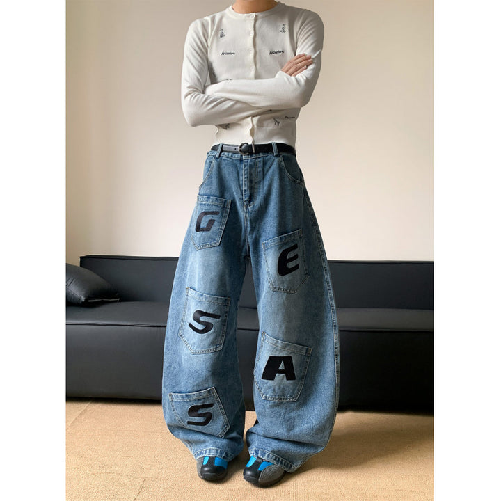 Damer Oversized Jeans med unik skärning och modiga applikationer Mirla-Eva Jonsson