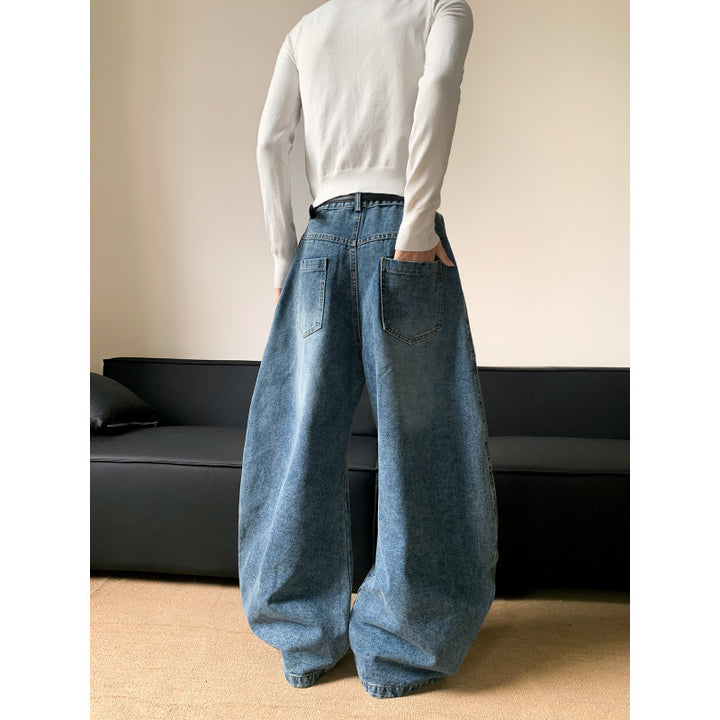Damer Oversized Jeans med unik skärning och modiga applikationer Mirla-Eva Jonsson