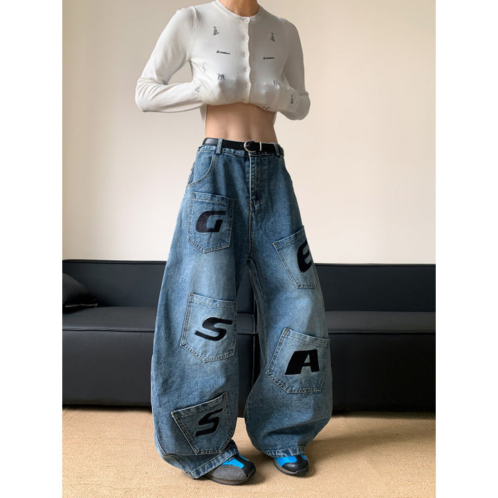 Damer Oversized Jeans med unik skärning och modiga applikationer Mirla-Eva Jonsson