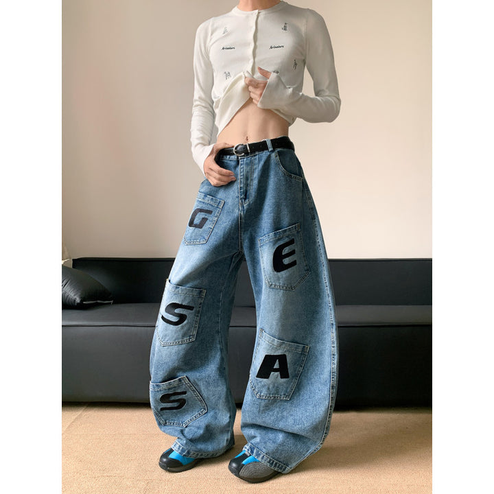 Damer Oversized Jeans med unik skärning och modiga applikationer Mirla-Eva Jonsson