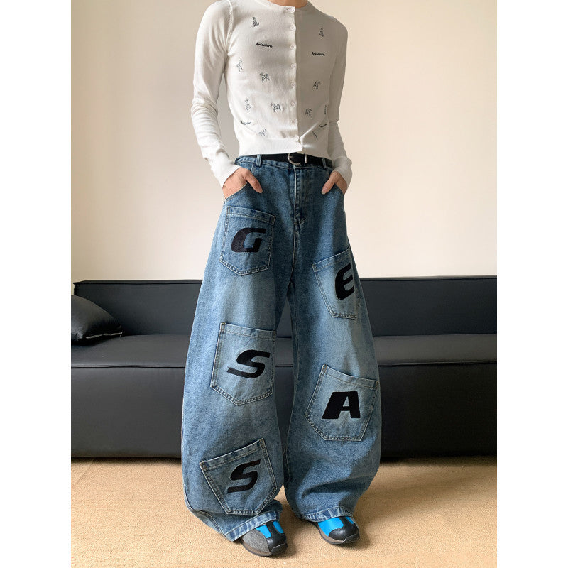 Damer Oversized Jeans med unik skärning och modiga applikationer Mirla-Eva Jonsson