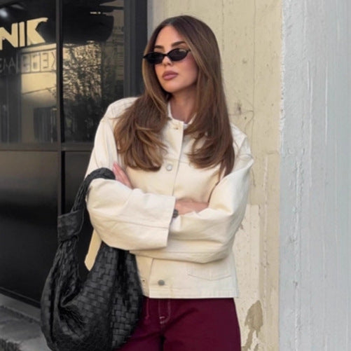 Damer Oversized Jeansjacka med minimalistisk design och praktiska fickor Mirla-Eva Jonsson
