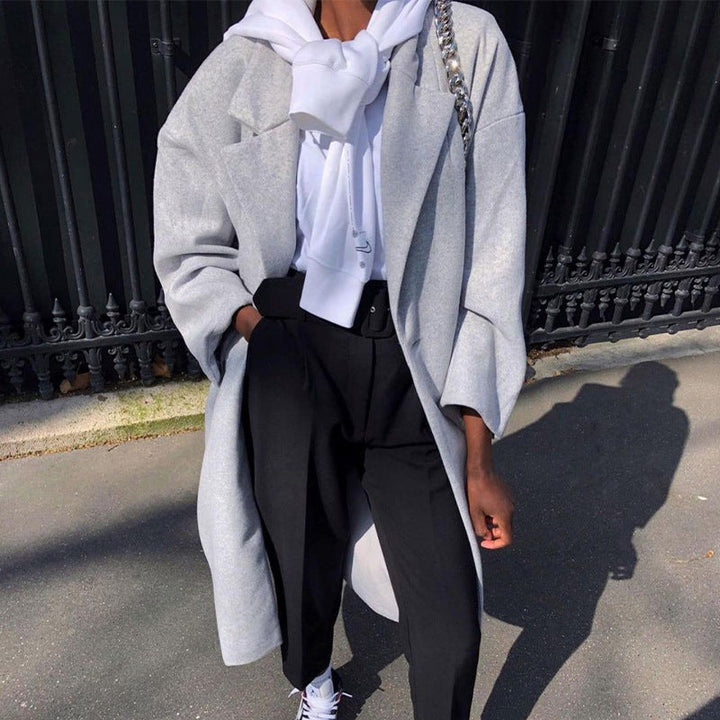 Damer Oversized Kappa I Den Eleganta Designen Mirla-Eva Jonsson