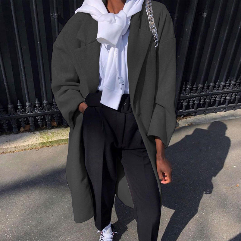 Damer Oversized Kappa I Den Eleganta Designen Mirla-Eva Jonsson