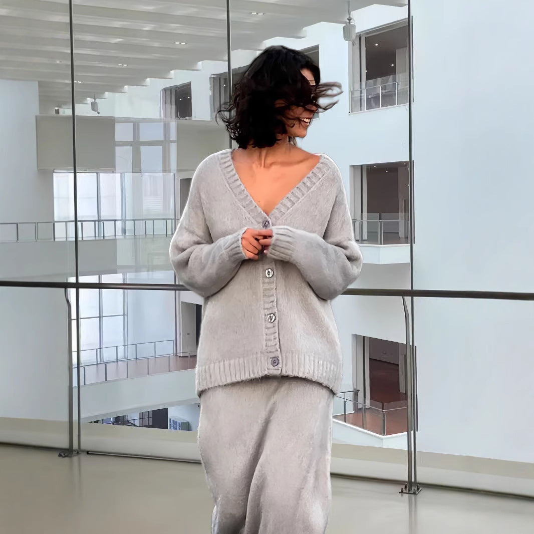Damer Oversized Kofta med djup V-hals och stora knappar Mirla-Eva Jonsson