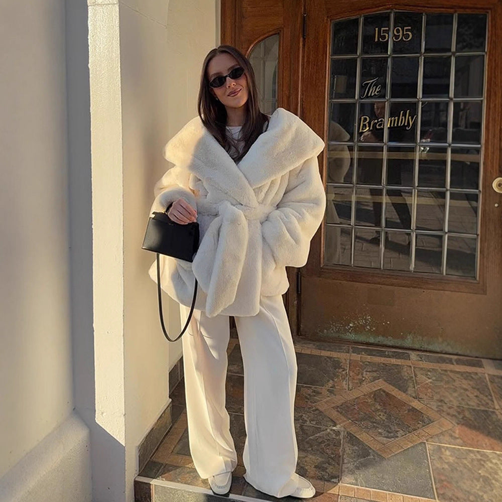 Damer Oversized Kuschjacka med bälte och hög krage Mirla-Eva Jonsson