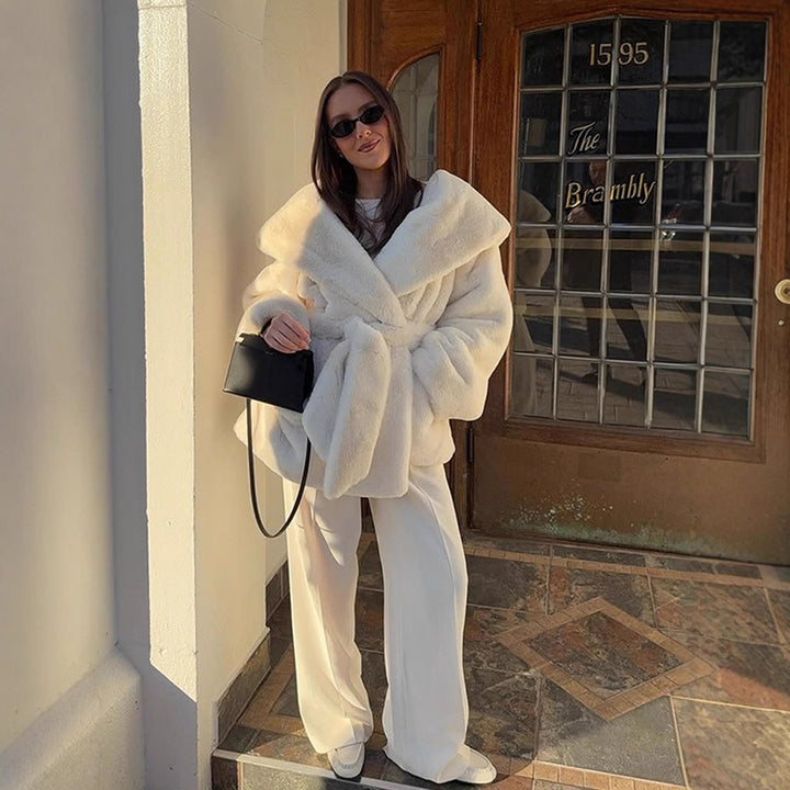 Damer Oversized Kuschjacka med bälte och hög krage Mirla-Eva Jonsson