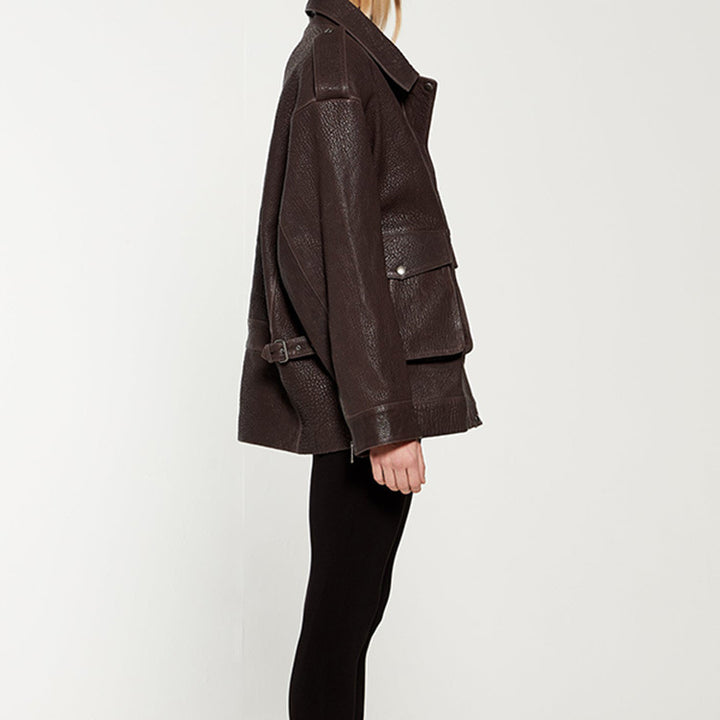 Damer Oversized Läderjacka i robust design med praktiska fickor Mirla-Eva Jonsson