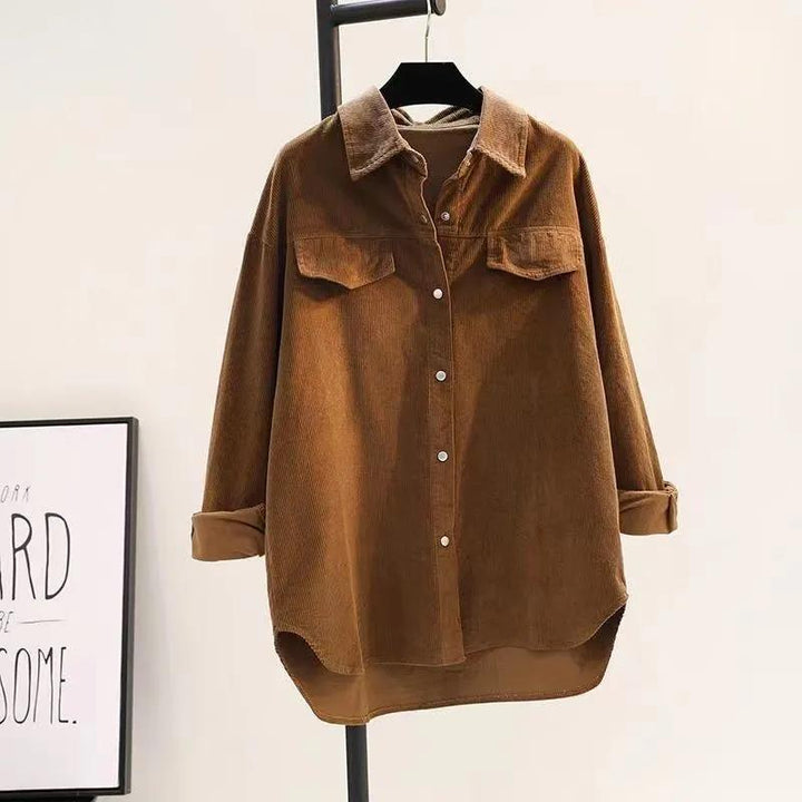 Damer Oversized Skjorta i Ribbstickad med Bröstfickor och Stiligt Krage Mirla-Eva Jonsson