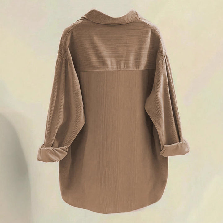 Damer Oversized Skjorta i Ribbstickad med Bröstfickor och Stiligt Krage Mirla-Eva Jonsson