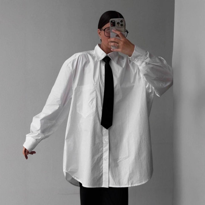 Damer Oversized Skjorta med klassisk Krage och modiga Detaljer Mirla-Eva Jonsson