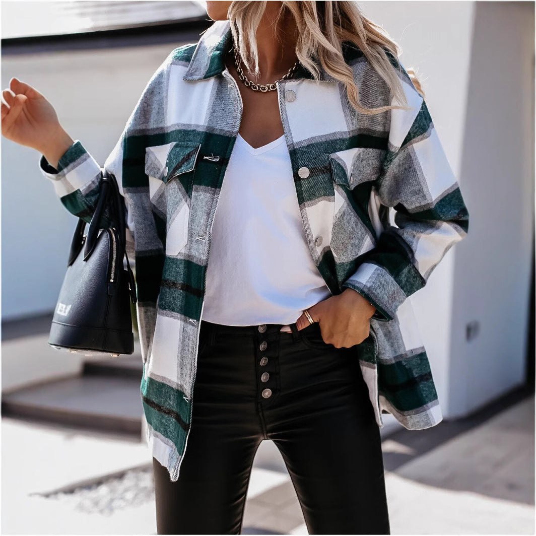 Damer Oversized Skjortblus med Rutmönster och Knapppdetaljer Mirla-Eva Jonsson