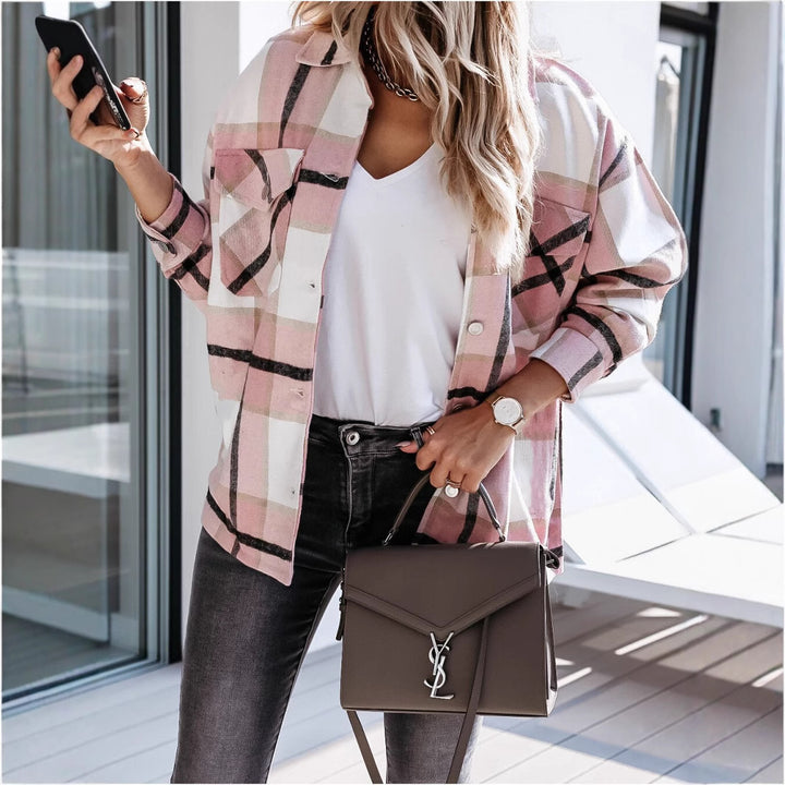 Damer Oversized Skjortblus med Rutmönster och Knapppdetaljer Mirla-Eva Jonsson