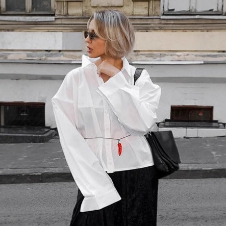 Damer Oversized Skjortblus med unika ärmdetaljer och figursydd skärning Mirla-Eva Jonsson