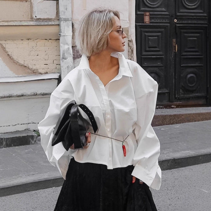 Damer Oversized Skjortblus med unika ärmdetaljer och figursydd skärning Mirla-Eva Jonsson