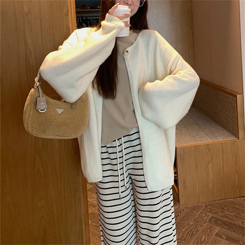 Damer Oversized Stickad Jacka med Mjuka Texturer och Öppna Fronter Mirla-Eva Jonsson