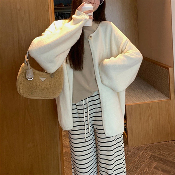 Damer Oversized Stickad Jacka med Mjuka Texturer och Öppna Fronter Mirla-Eva Jonsson