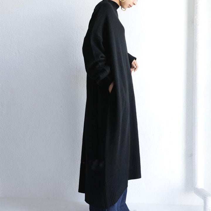 Damer Oversized Stickad Klänning med Hög Krage och SidoFickor Mirla-Eva Jonsson