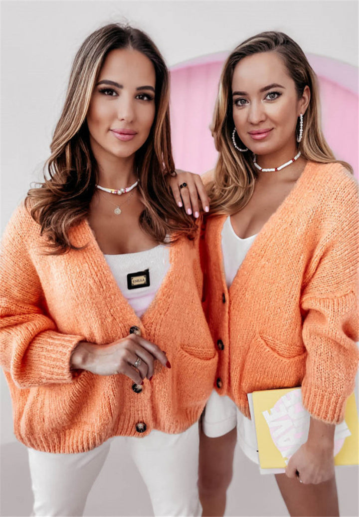 Damer Oversized Stickad jacka med fickor och knapppattern Mirla-Eva Jonsson