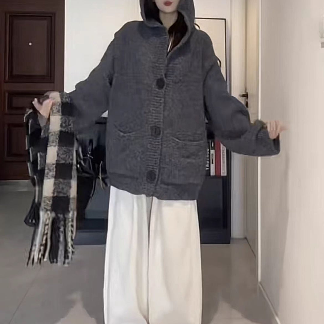 Damer Oversized Stickad jacka med stora knappar och avslappnad skärning Mirla-Eva Jonsson
