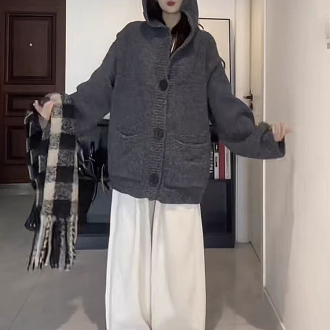 Damer Oversized Stickad jacka med stora knappar och avslappnad skärning Mirla-Eva Jonsson