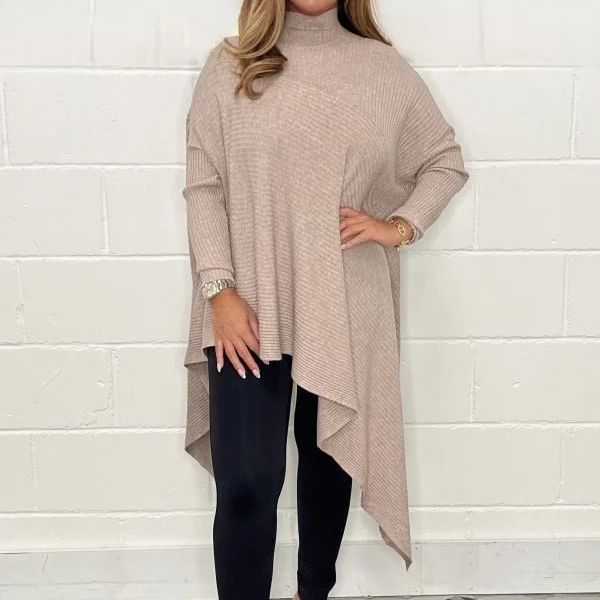 Damer Oversized Stickad tröja med asymmetrisk fåll Mirla-Eva Jonsson